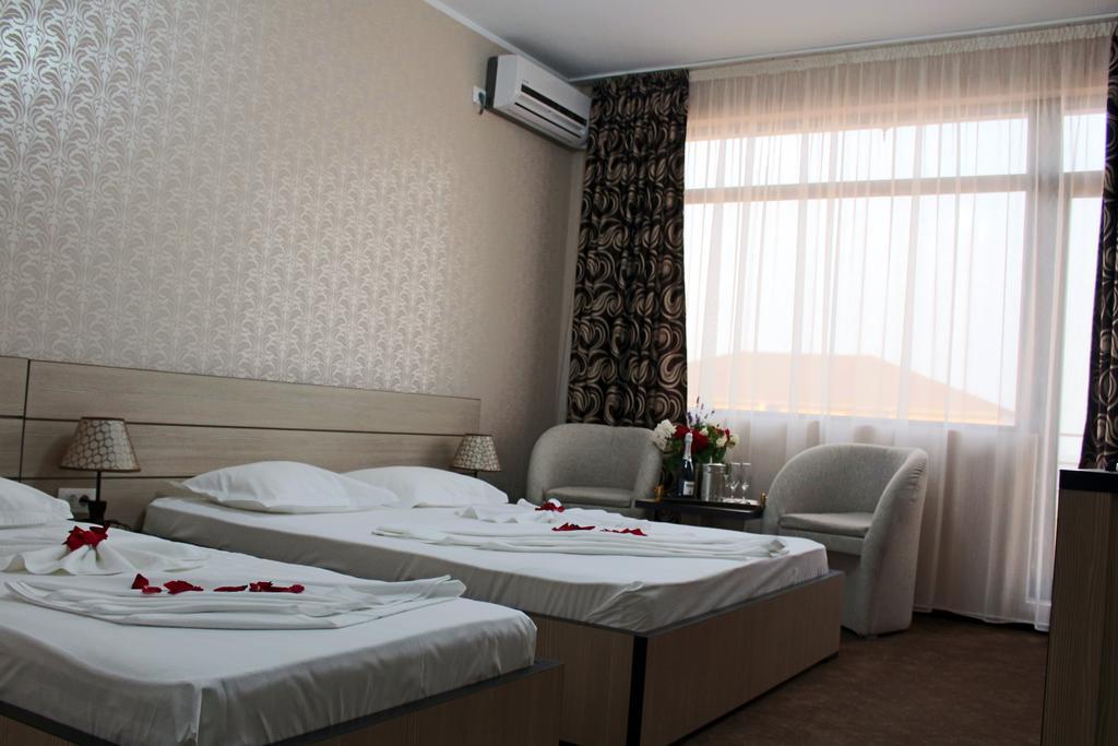 Hotel Cristal Năvodari Pokoj fotografie