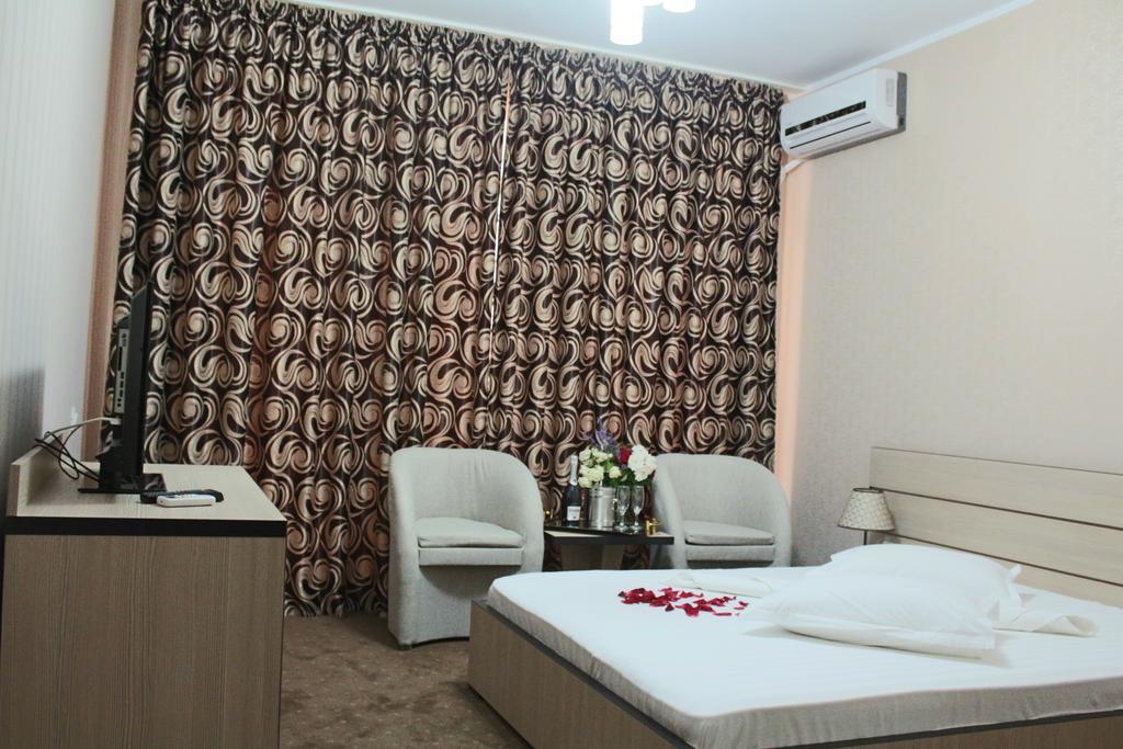 Hotel Cristal Năvodari Pokoj fotografie